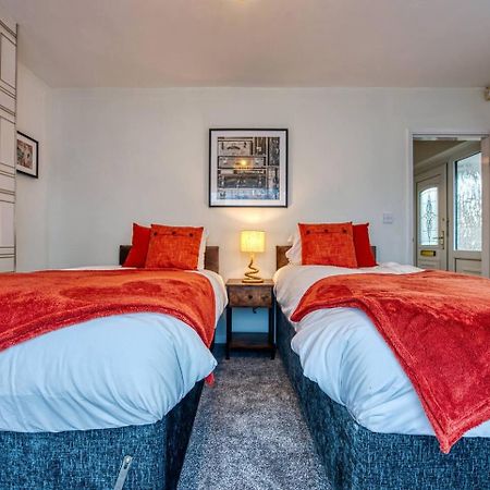 Dudley-5 Beds-Contractors-Parking-Long Stay! Luaran gambar