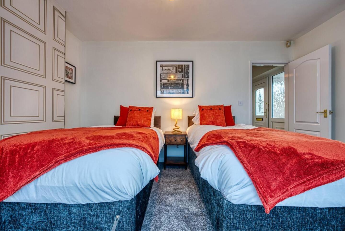 Dudley-5 Beds-Contractors-Parking-Long Stay! Luaran gambar