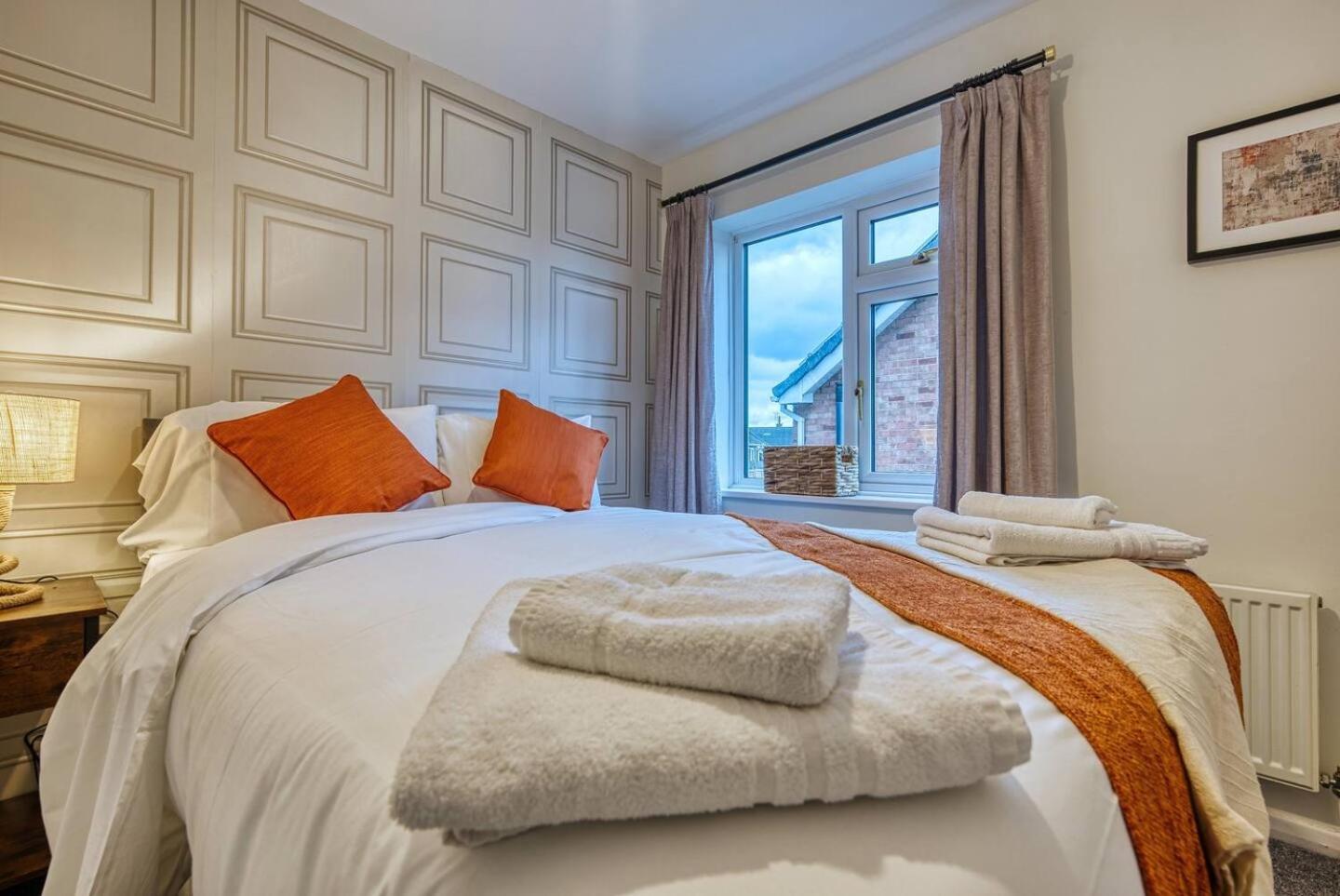 Dudley-5 Beds-Contractors-Parking-Long Stay! Luaran gambar